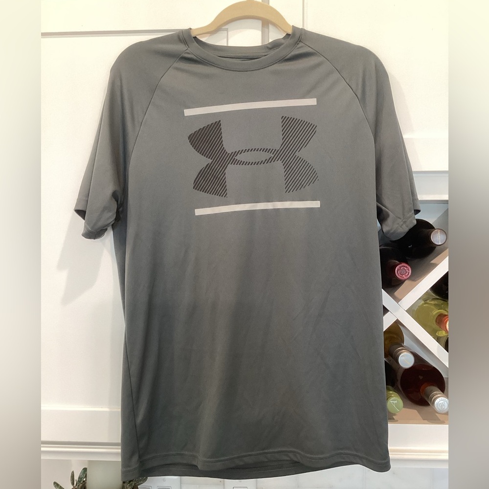 Men’s Under Armour Heatgear Loose T-Shirt. (M)